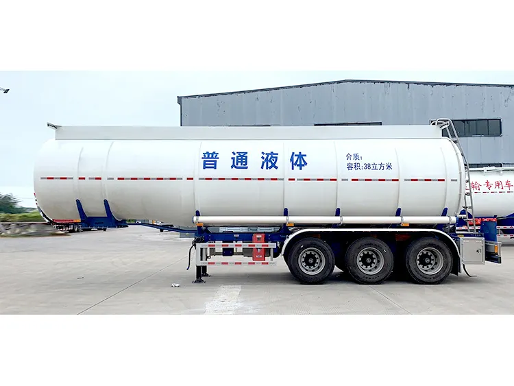 Напіввласник з рідким харчовим транспортом